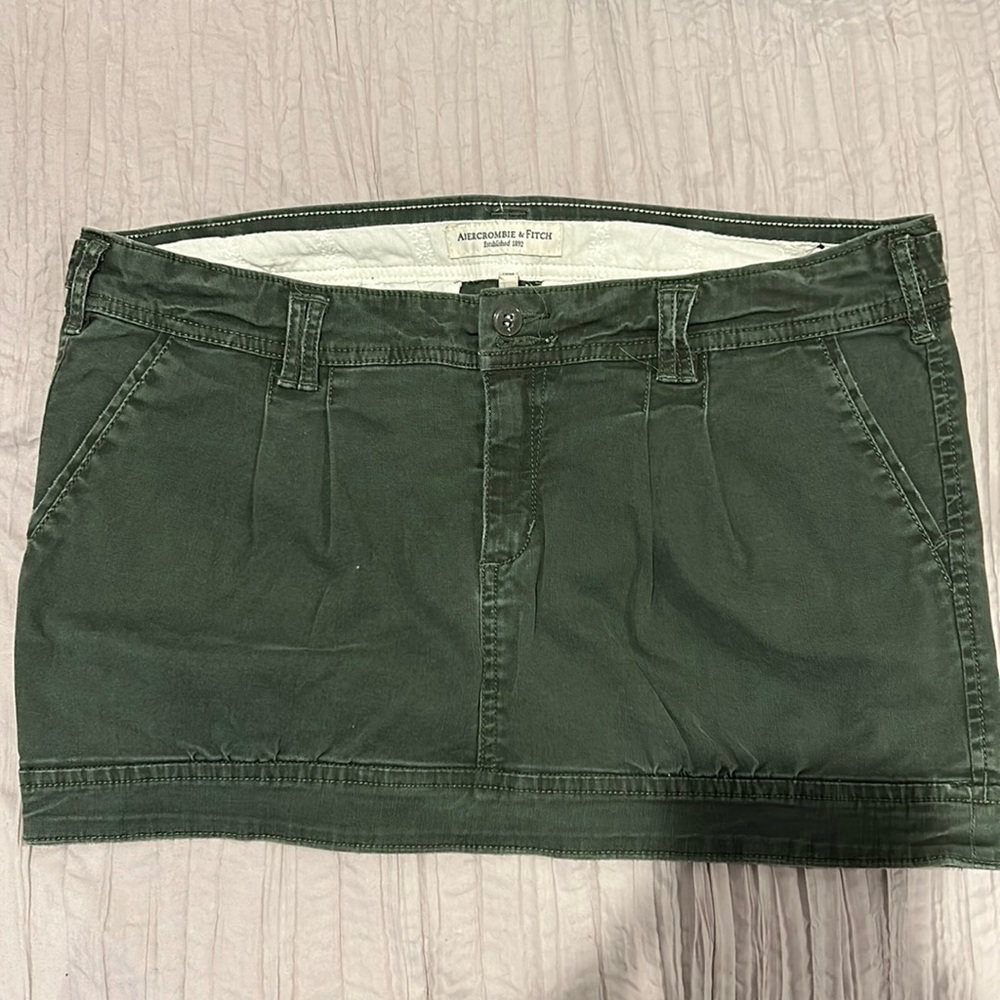 Abercrombie skirt. Size 8 .